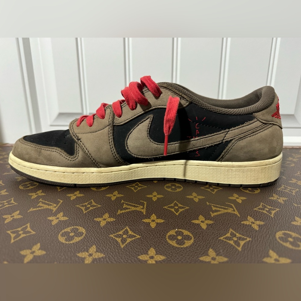 Travis Scott/Cactus Jack x Nike Jordan 1 Retro Low in Mocha with COA - Picture 13 of 16